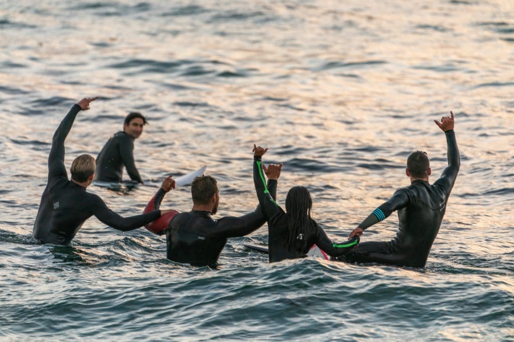 group surfing